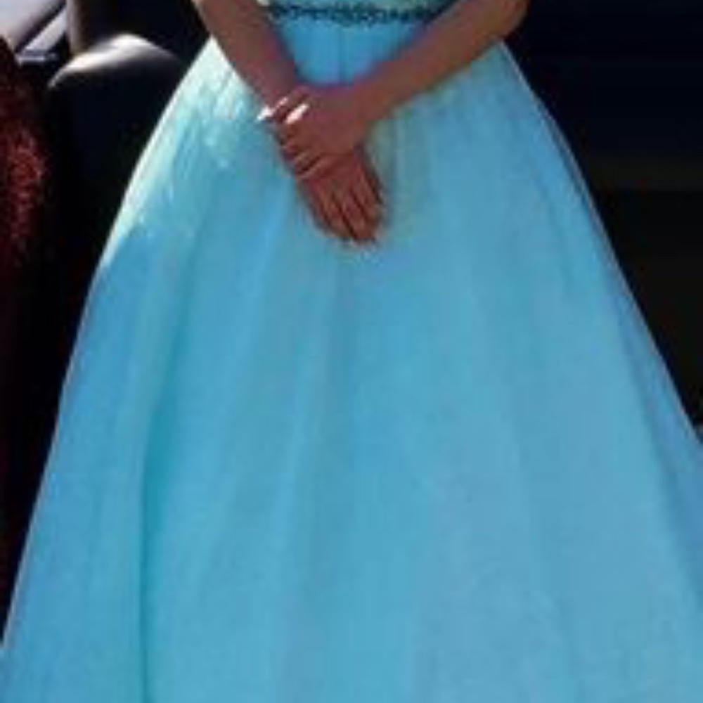 Prom dress - Picture 5 of 8